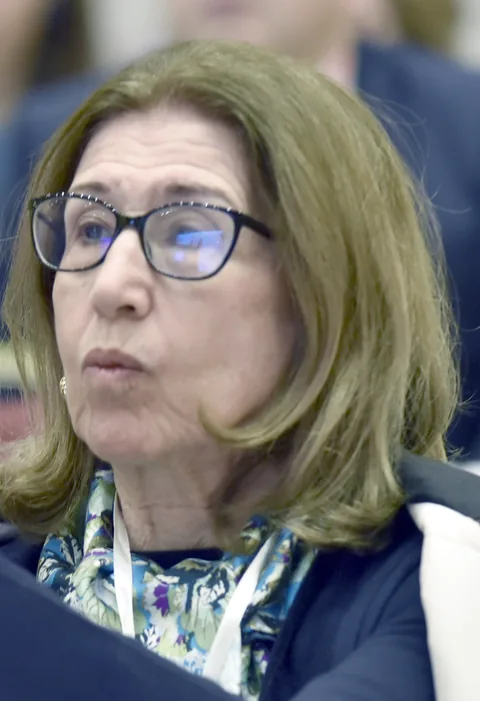 Dr D. Trabelsi