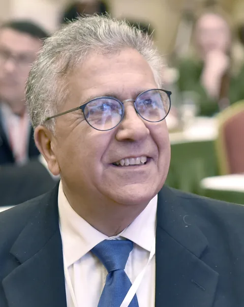Dr M. A. Farah